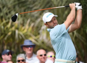 Sterne storms into the lead on day four