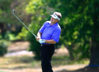 Oldcorn finds form to move into contention