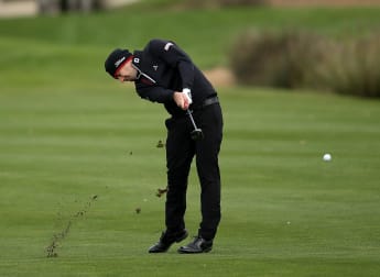 Stal charges into Lumine lead