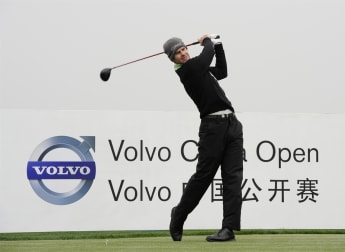 Strange settled ahead of title defence