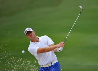 Andersson Hed makes early move