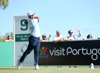 Dazzling De Jager finds form to lead in Portugal