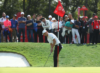 Li leaps into Shanghai lead