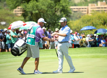 Oosthuizen rejoins lead in Sun City
