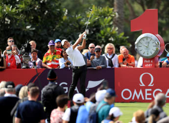 Wu keeps his nose in front