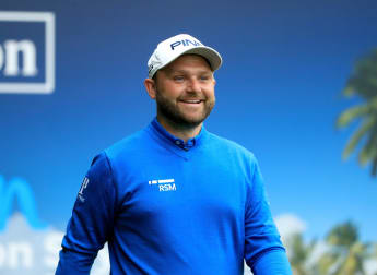 Sullivan takes route 66 to clubhouse lead