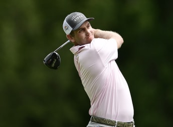 Todd maintains slender lead early on day four