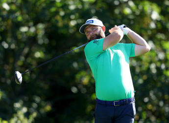 Sullivan hits the front at Hanbury Manor