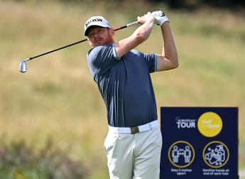 Soderberg hits the front in Wales