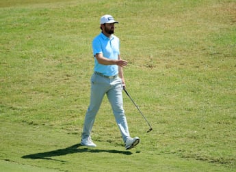 Johnston leads by one after spotless 61