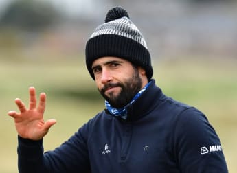 Otaegui leads by three after sensational 62