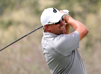 Fichardt firmly in contention after eventful second day