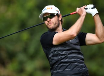 Samooja and Hend share halfway lead