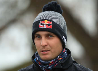 Schwab enjoying home comforts at Diamond Country Club