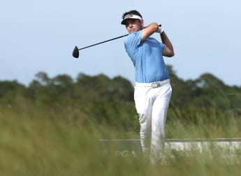 Oosthuizen happy to stay in touch