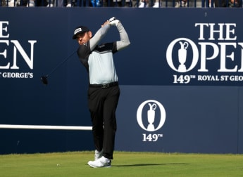 Oosthuizen produces ‘perfect round’ to lead at Royal St George’s