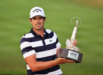 Elvira wins maiden title after dramatic day in Wales