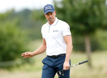 Stenson storms into share of top spot in Prague
