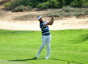 Rozner leads the way into the weekend at Dubai defence