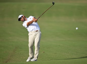 Larrazábal keeps Qatar lead after roller-coaster 71