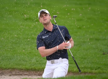 Long leads by one after birdie blitz