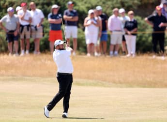 Shane Lowry makes back-to-back eagles at 150th Open