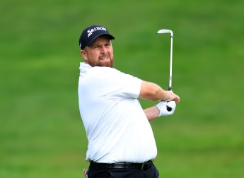 Shane Lowry feeds off buzz of bumper Wentworth crowds on day one