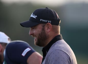 Jordan Smith the man to catch after flawless 62 in Portugal