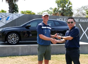 Oliver Hundebøll wins BMW iX xDrive40 with amazing ace