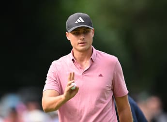 Ludvig Åberg takes two-shot lead into Wentworth finale