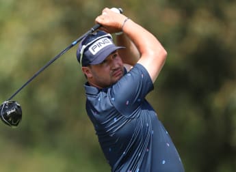 Thriston Lawrence goes low to lead in Johannesburg