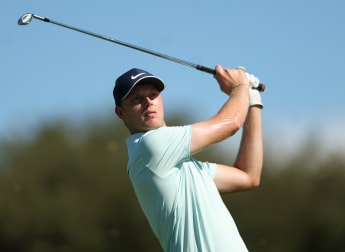 Cam Davis shines on home soil to lead in Sydney 