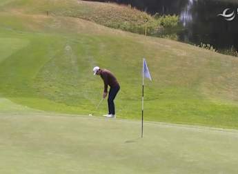 Dylan Frittelli chips in for birdie on his way to setting clubhouse target