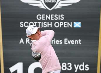 Justin Thomas goes bogey-free to take first-round lead in Scotland