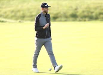 Jesper Svensson takes narrow lead into Sunday in France