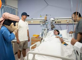 Memories made as top golfer Adam Scott swings by for special hospital visit with young patients 