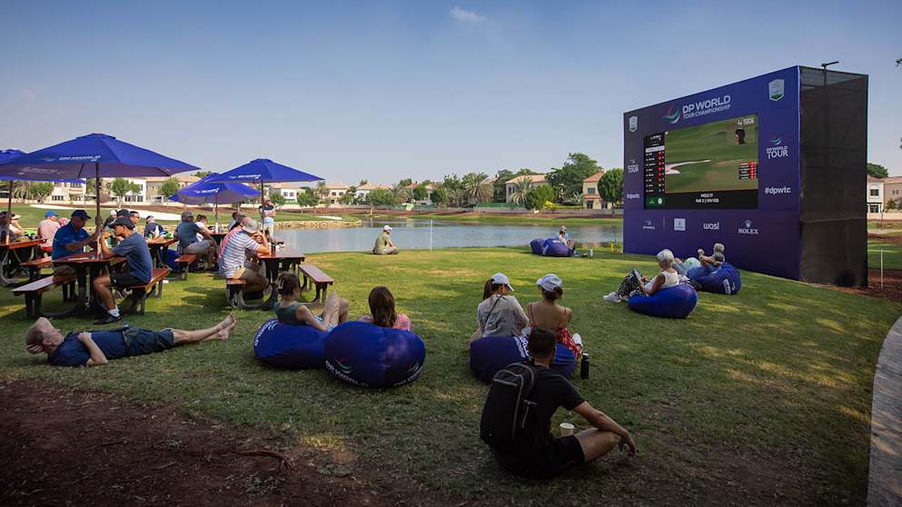 Fans at the DP World Tour Championship Enjoy The Big-Screen action