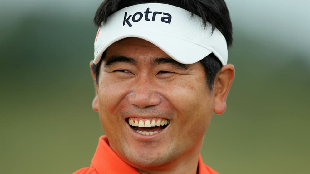 Defending champion Y E Yang