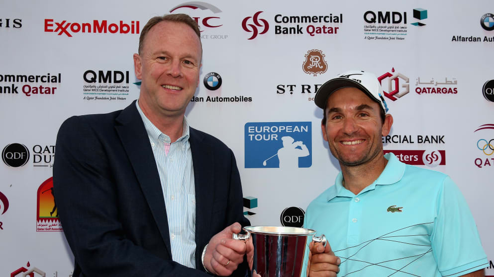 Ignacio Garrido is presented with a silver ice bucket by Tournament Director David Probyn to commemorate his 500th European Tour appearance