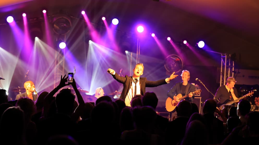 Tom Chaplin performs during An Evening With Mike Rutherford, The Mechanics and Friends
