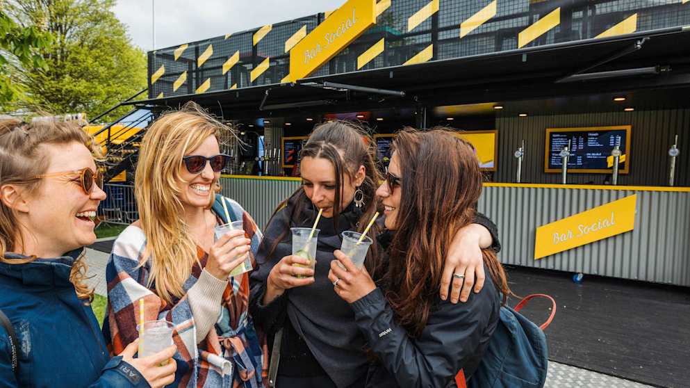 Schweppes Bar (10)res