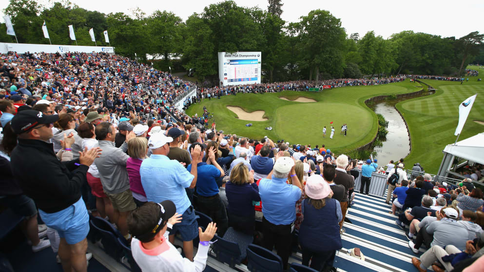 The crowd at the 18th 