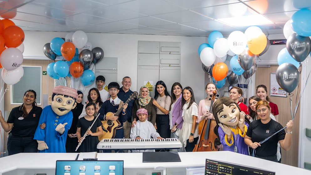 Patients at Sheikh Khalifa Medical City were treated to trickshot shows, putting competitions and live music during VIP meet-and-greet experience with Adam Scott