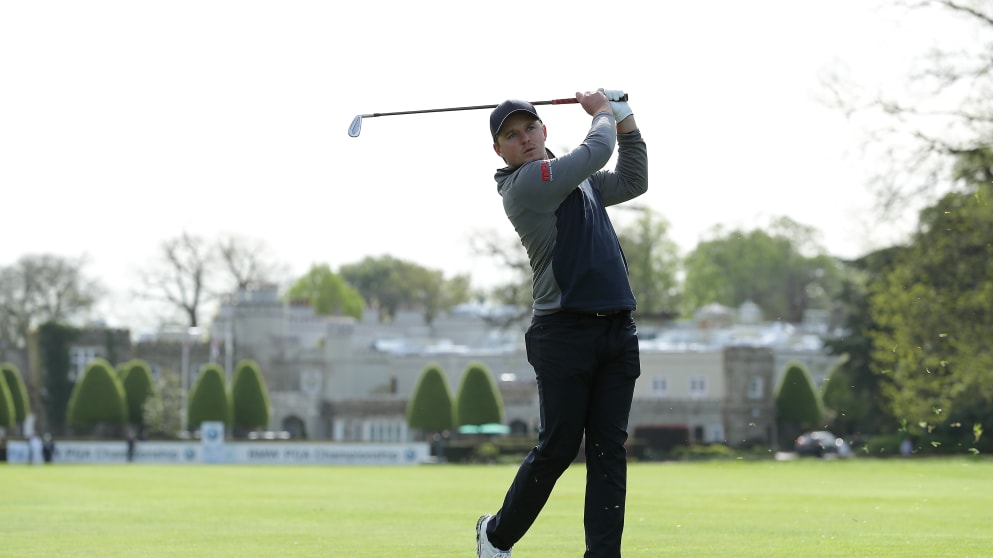 Eddie Pepperell hits approach into Wentworth #1