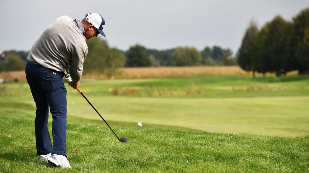 Hunter Mahan hits from the rough