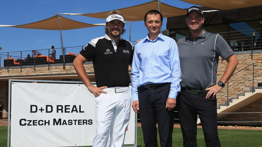  Victor Dubuisson, Peter Hanson with Petr Dedek, owner of D+D REAL