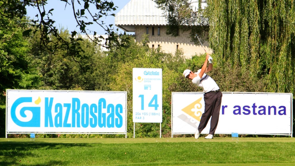 Adrian Otaegui (Phil Inglis)