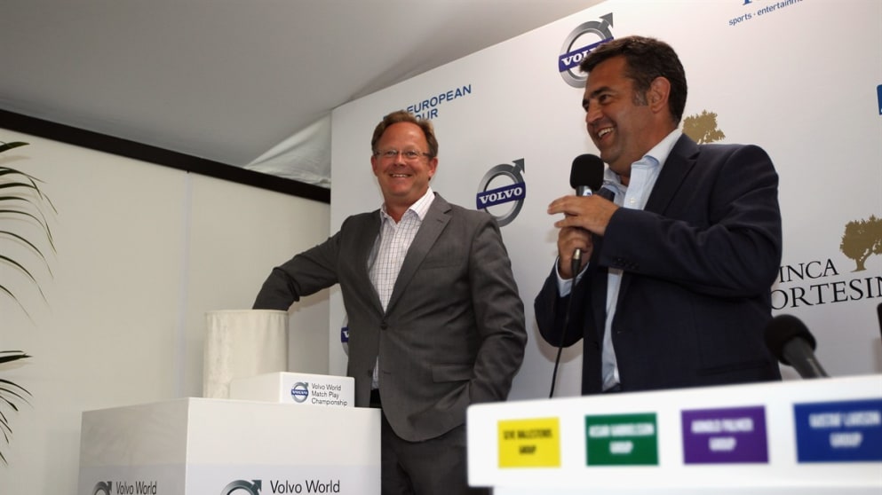 Per Ericsson, President of Volvo Event Management, makes the draw