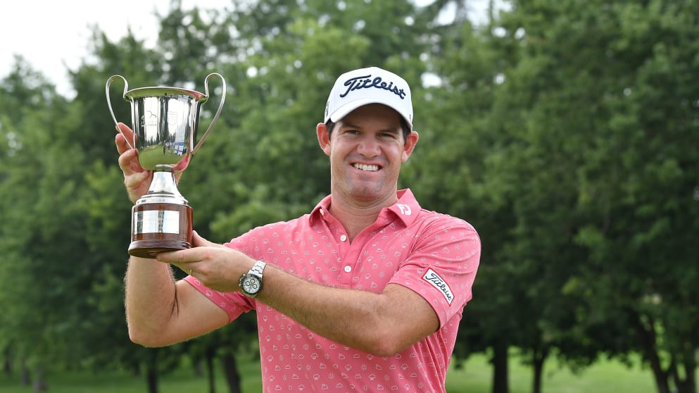 Ricardo Gouveia trophy