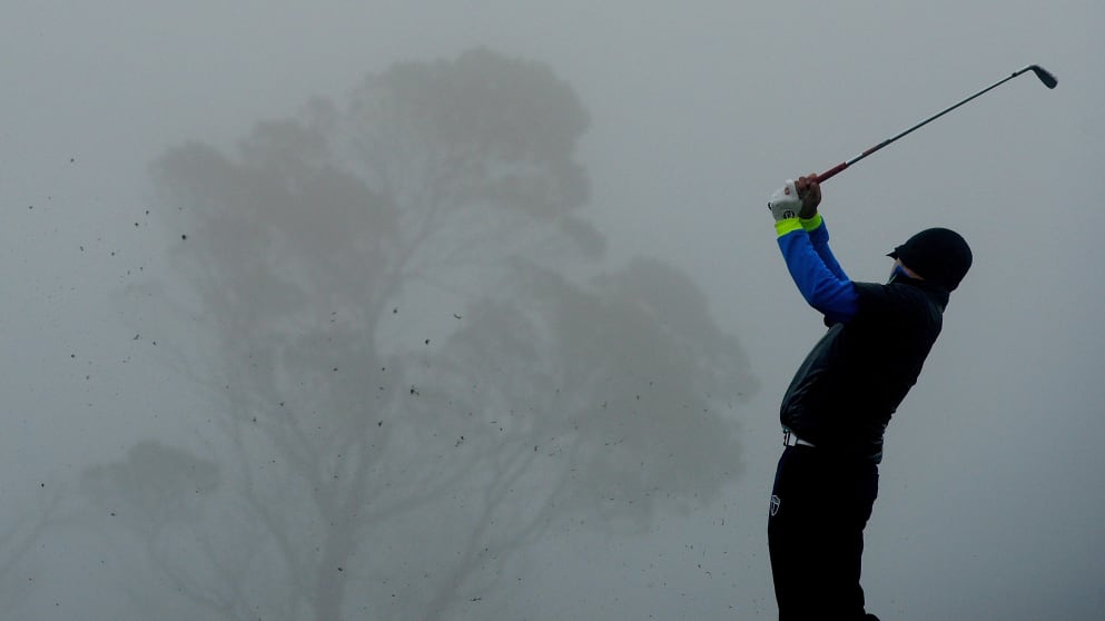 Competitors warm up in the practice area during the weather delayed start at the Madeira Islands Open - Portugal - BPI 